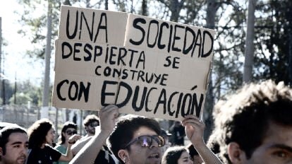 Estudiantes de la UNCuyo alzaron su voz contra el veto a la Ley de Financiamiento Universitario